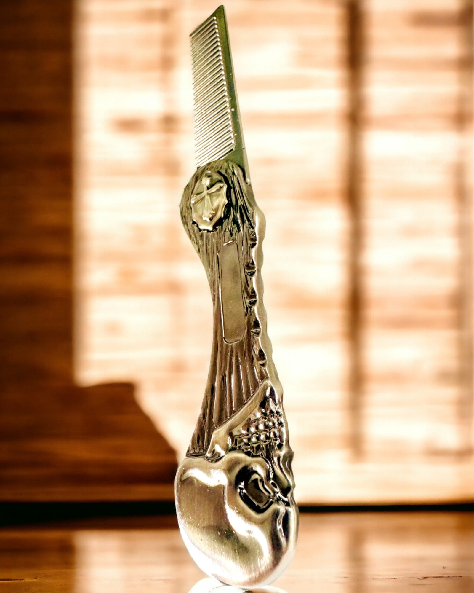 Mystic Skull Comb - premium-kampa, mahdollisuus personointiin kaiverruksella