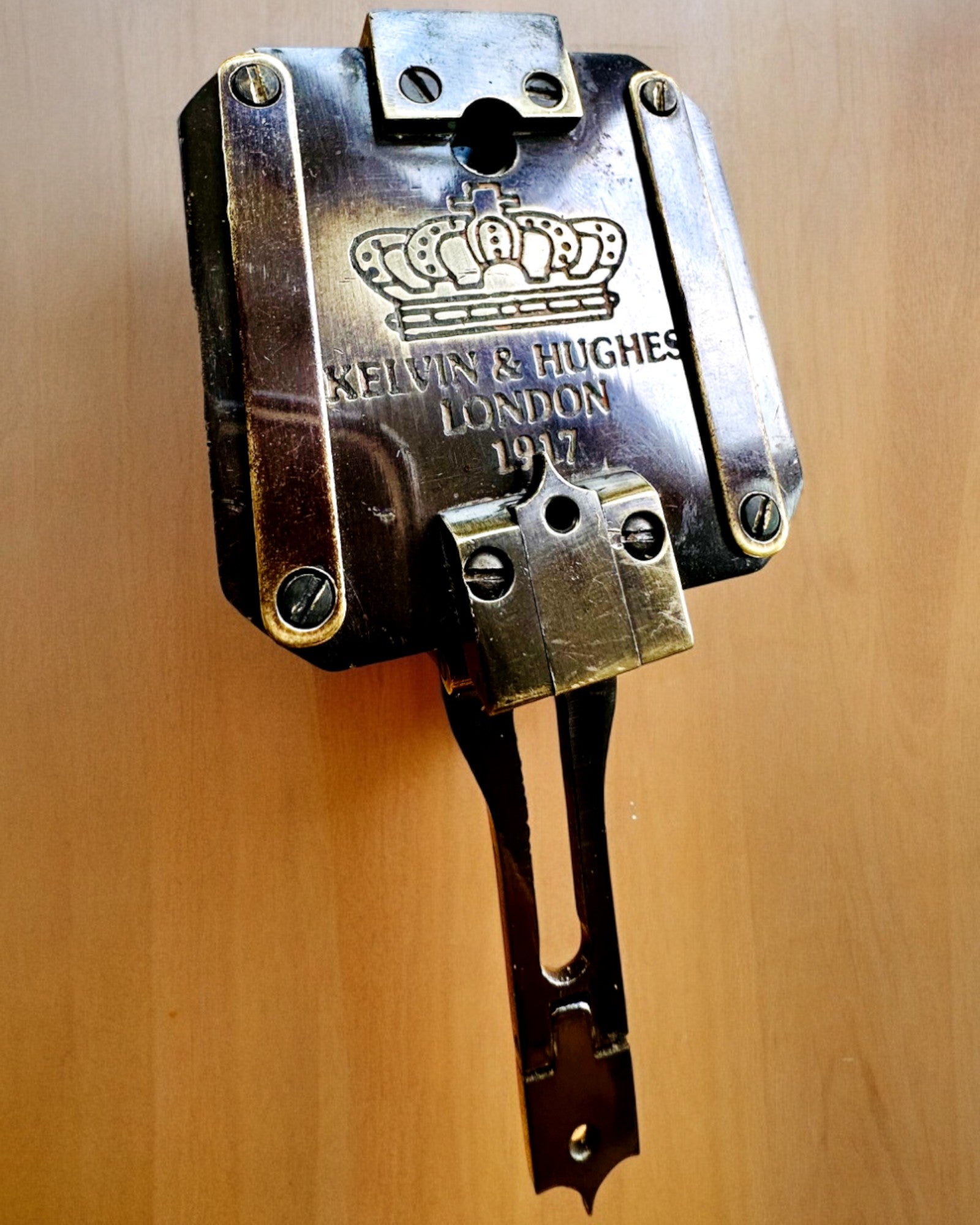 Vankka, premium-laatuinen Kapteenin kompassi "Navigator" - personointimahdollisuudella kaiverruksella