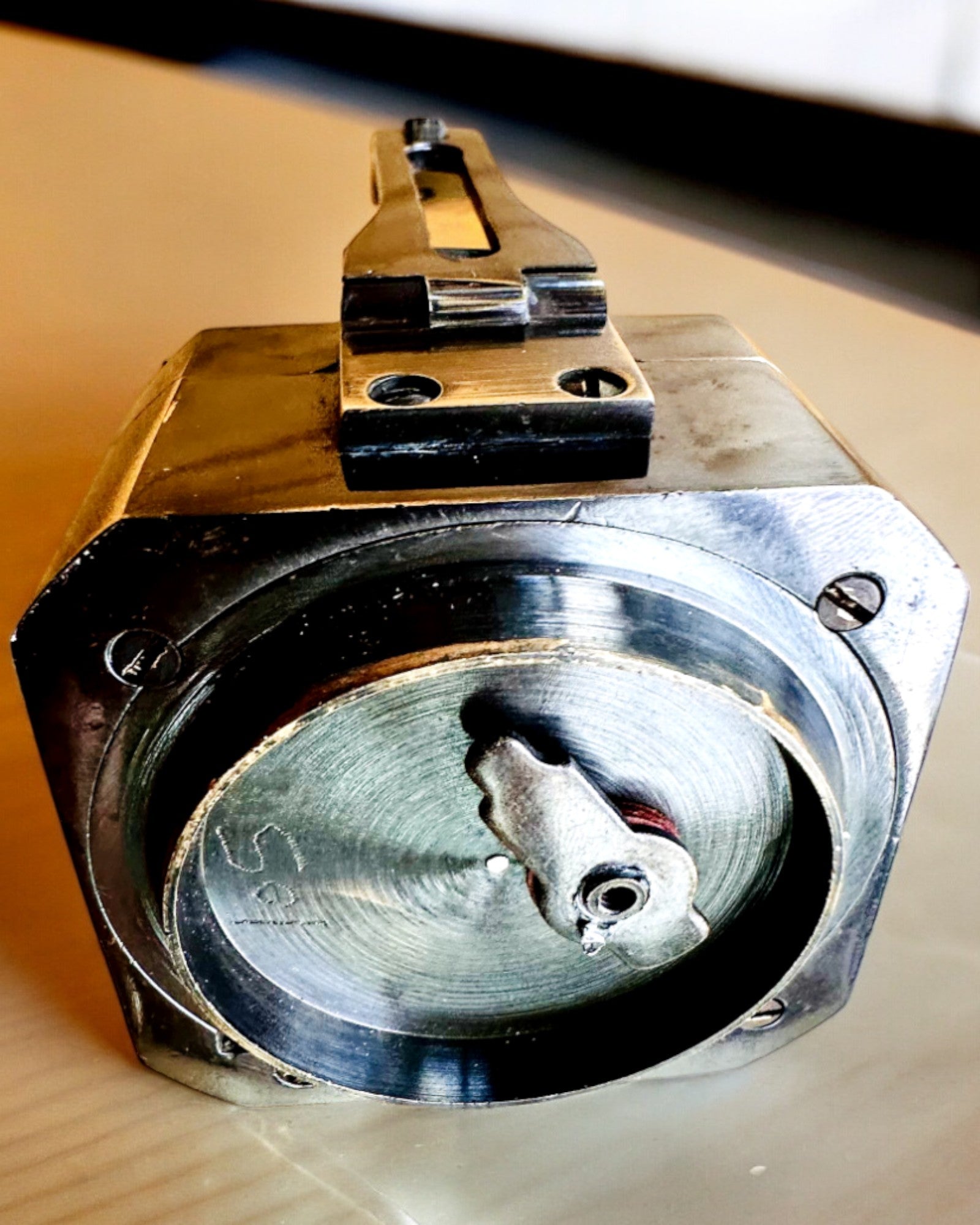 Vankka, premium-laatuinen Kapteenin kompassi "Navigator" - personointimahdollisuudella kaiverruksella