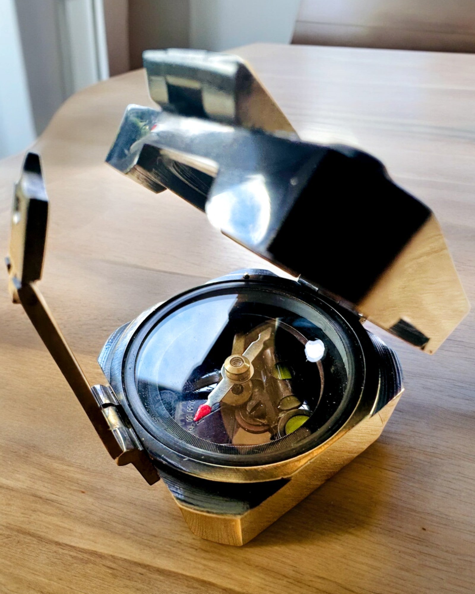 Vankka, premium-laatuinen Kapteenin kompassi "Navigator" - personointimahdollisuudella kaiverruksella