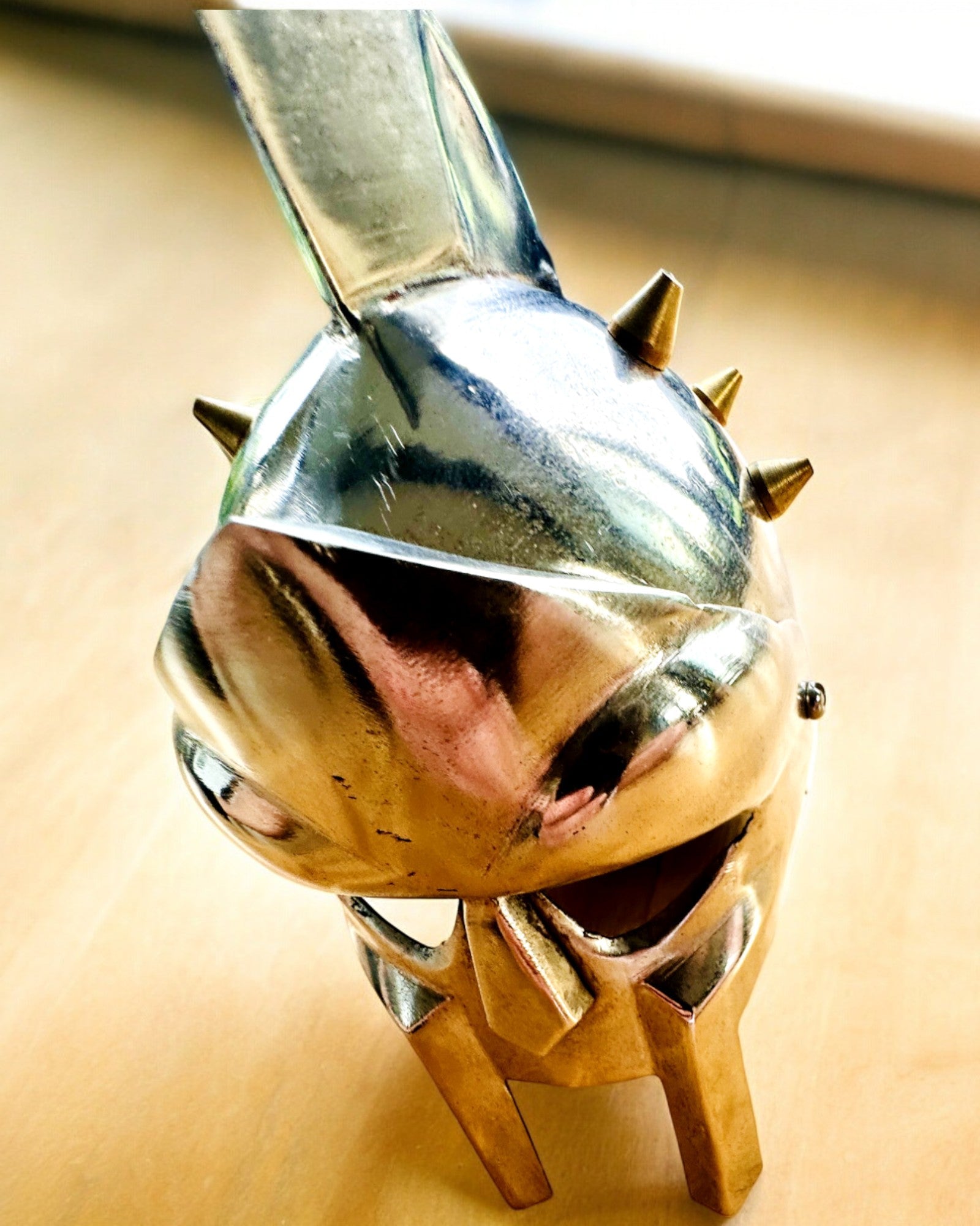 Gladiaattorin Ritarinaamio "Sparta" - mahdollisuus personointiin kaiverruksella