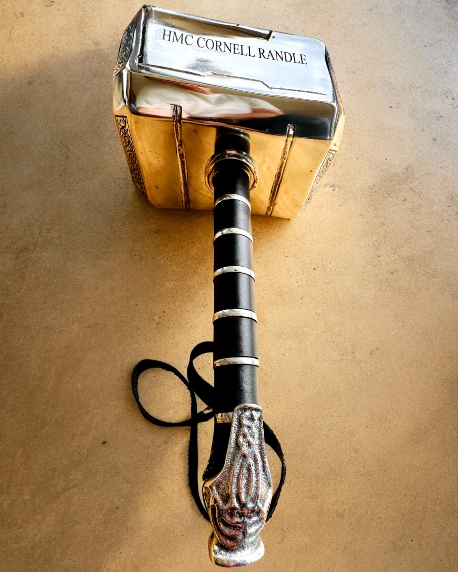 Thorin vasara "Chief" - Käsintehty käsityövasara, personointi kaiverruksella lahjaksi