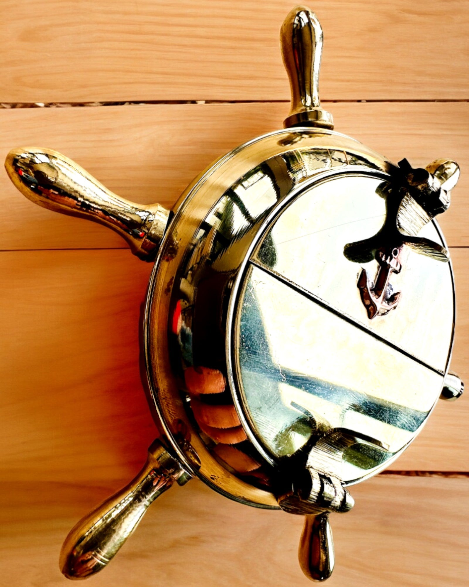 Messinkinen Kapteenin Tuhkakuppi - personointimahdollisuus lahjaksi kaiverruksella, käsintehty