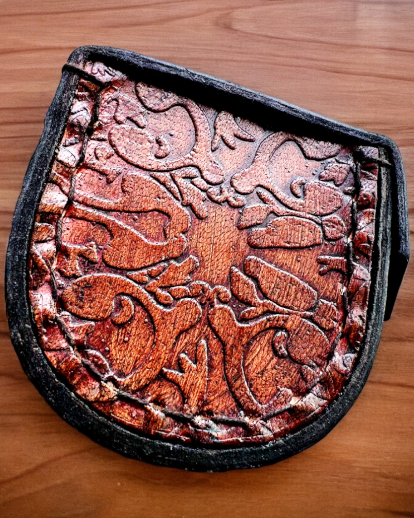 Maharadžan tyylikäs kotelo taskukellolle tai kompassille - mahdollisuus personointiin kaiverruksella