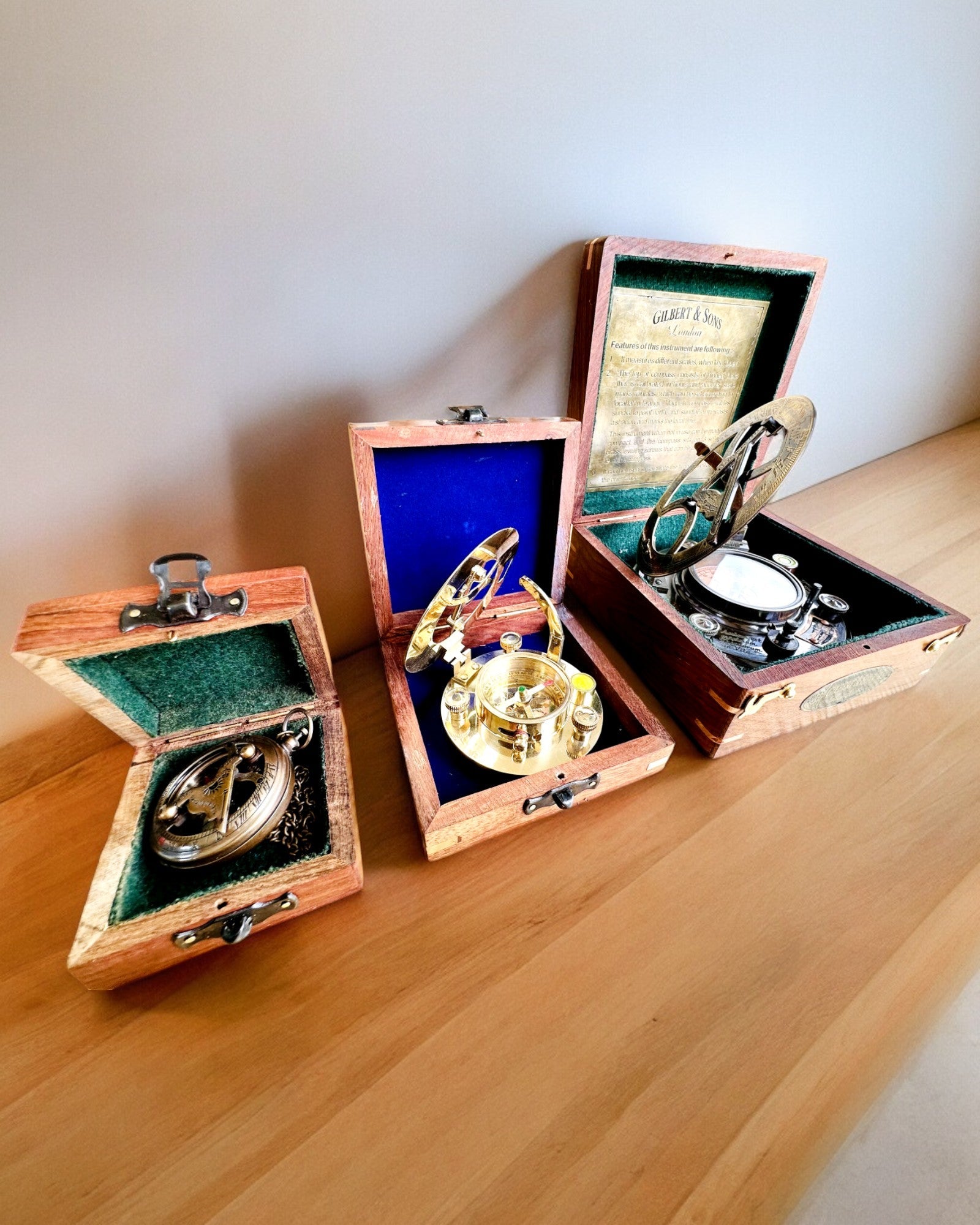 "Maritime"-kompaktikompassin puinen laatikko - mahdollisuus personointiin kaiverruksella