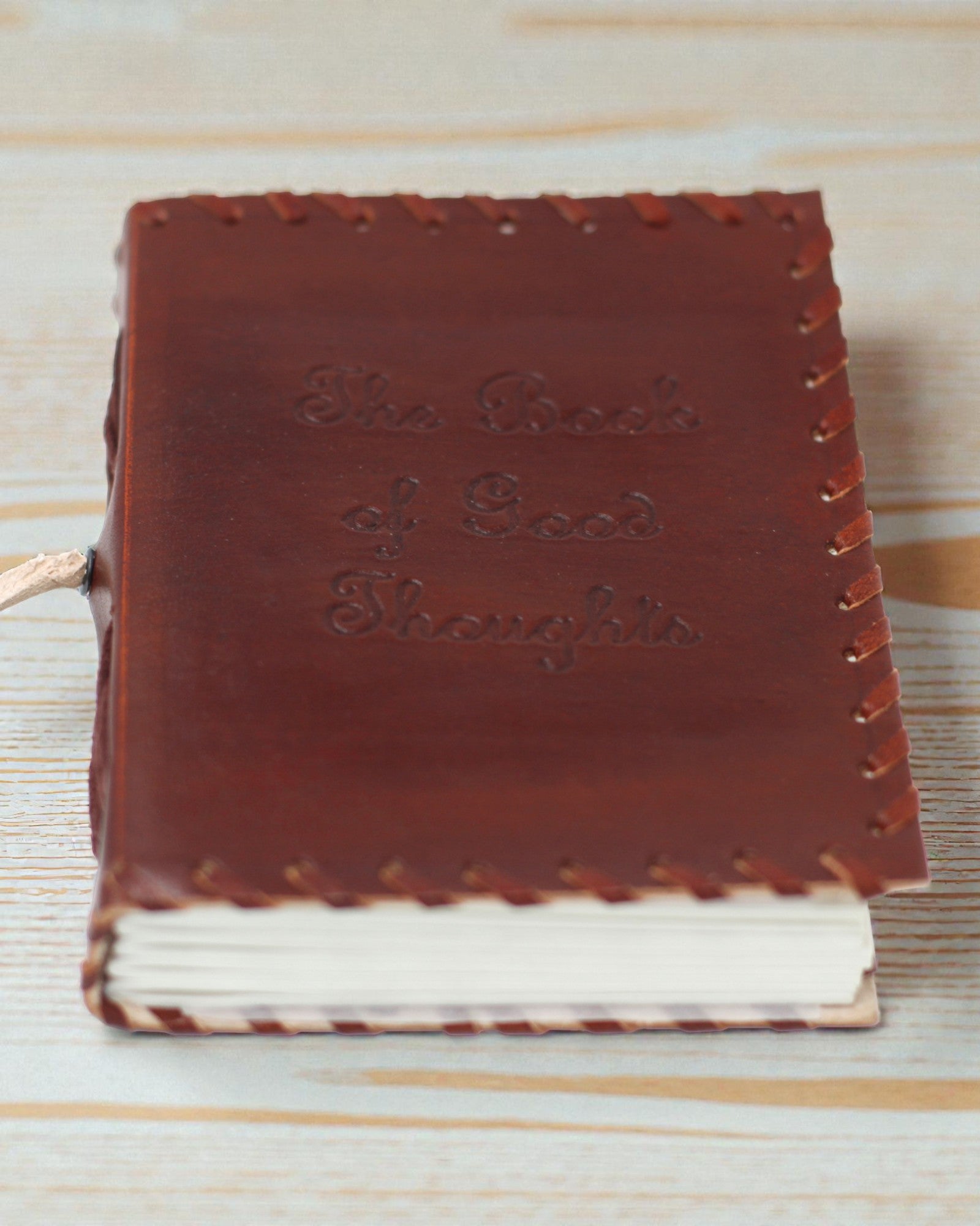 Liber Mentis – Nahkainen muistikirja, ajatusten kirja ympäri kiedottavalla hihnalla