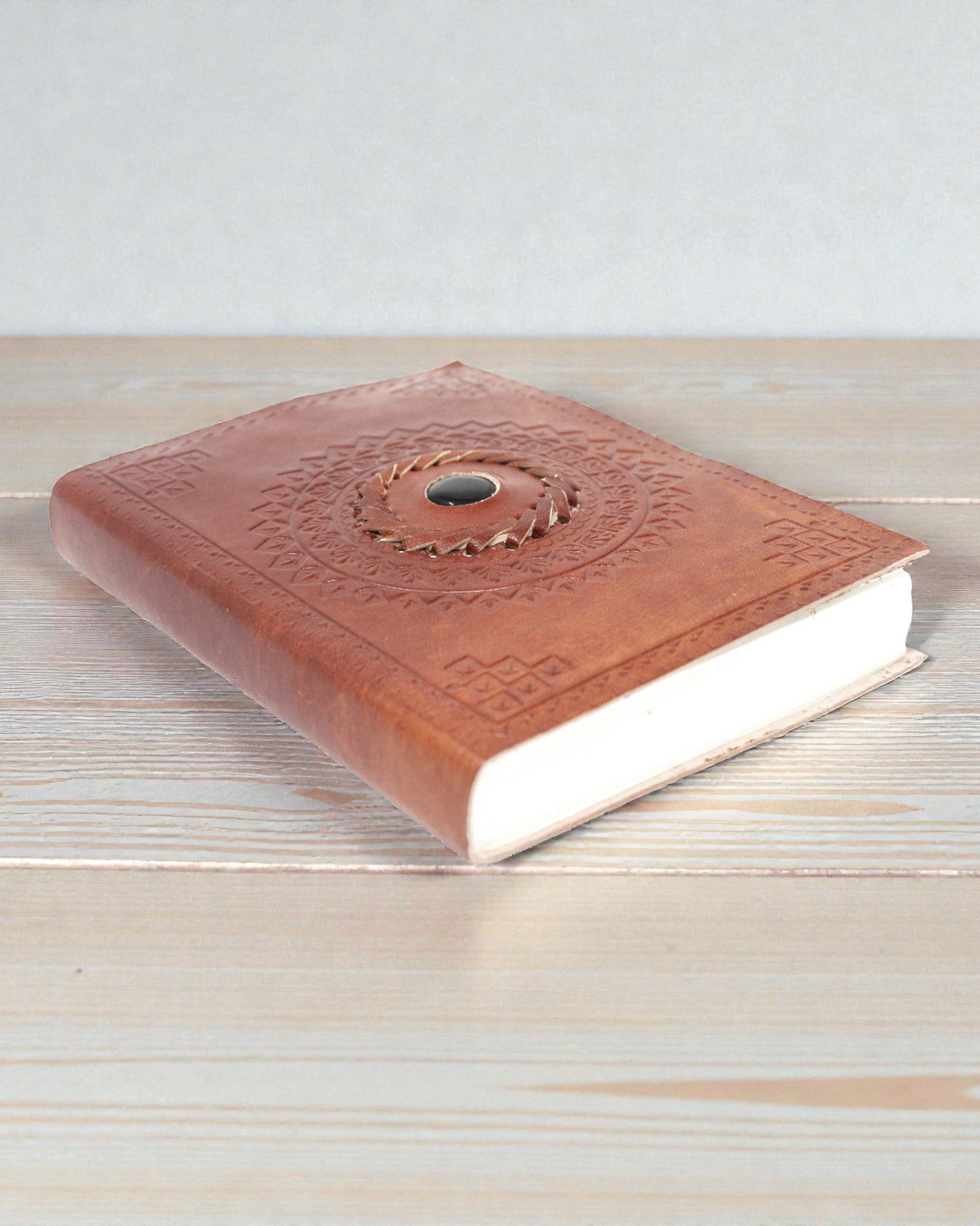 Umbra Mandala – Nahkakantinen muistikirja mustalla onyksilla