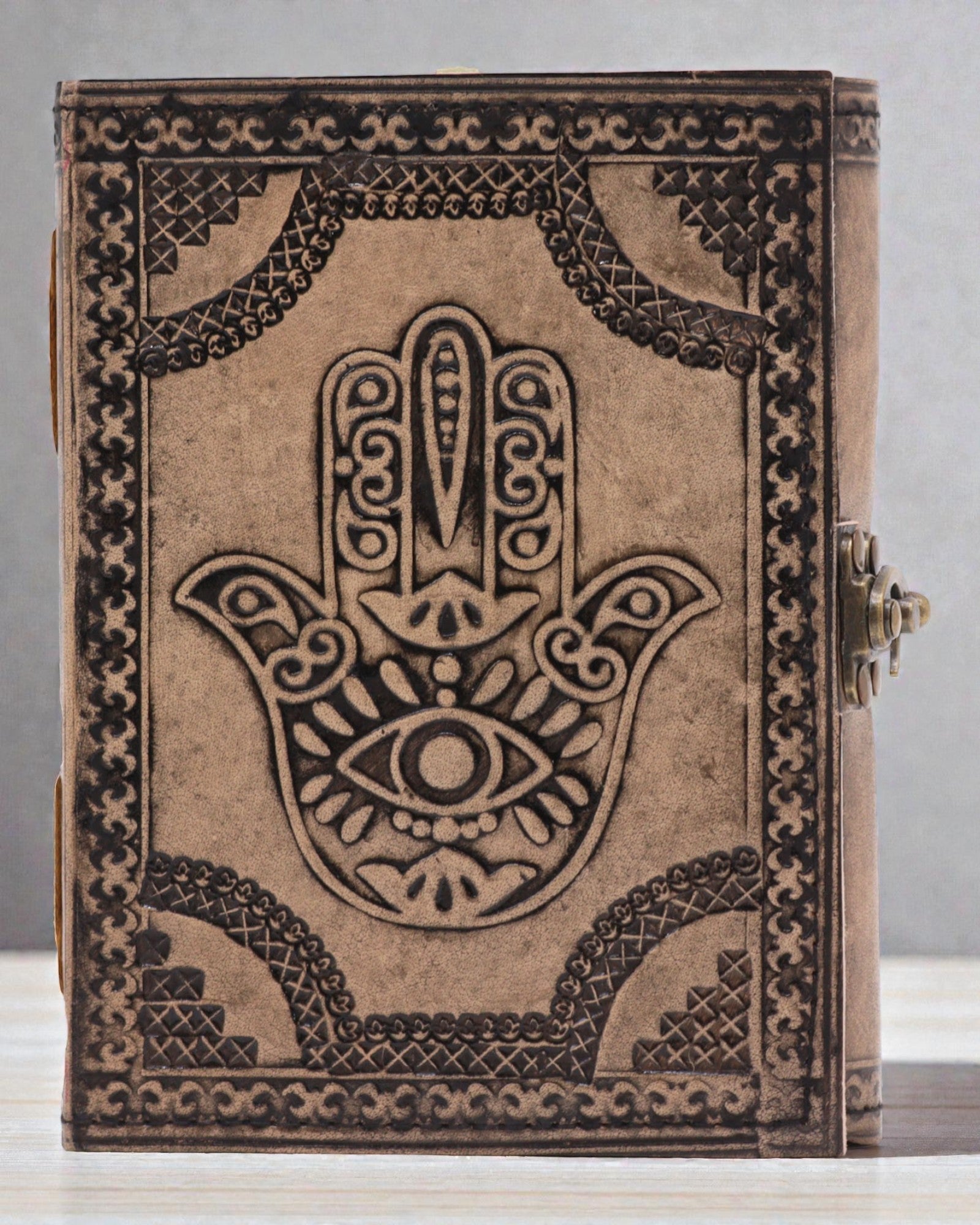 Nahkainen muistikirja Hamsa Guardian – esoteerinen päiväkirja 17,5 × 12,5 cm