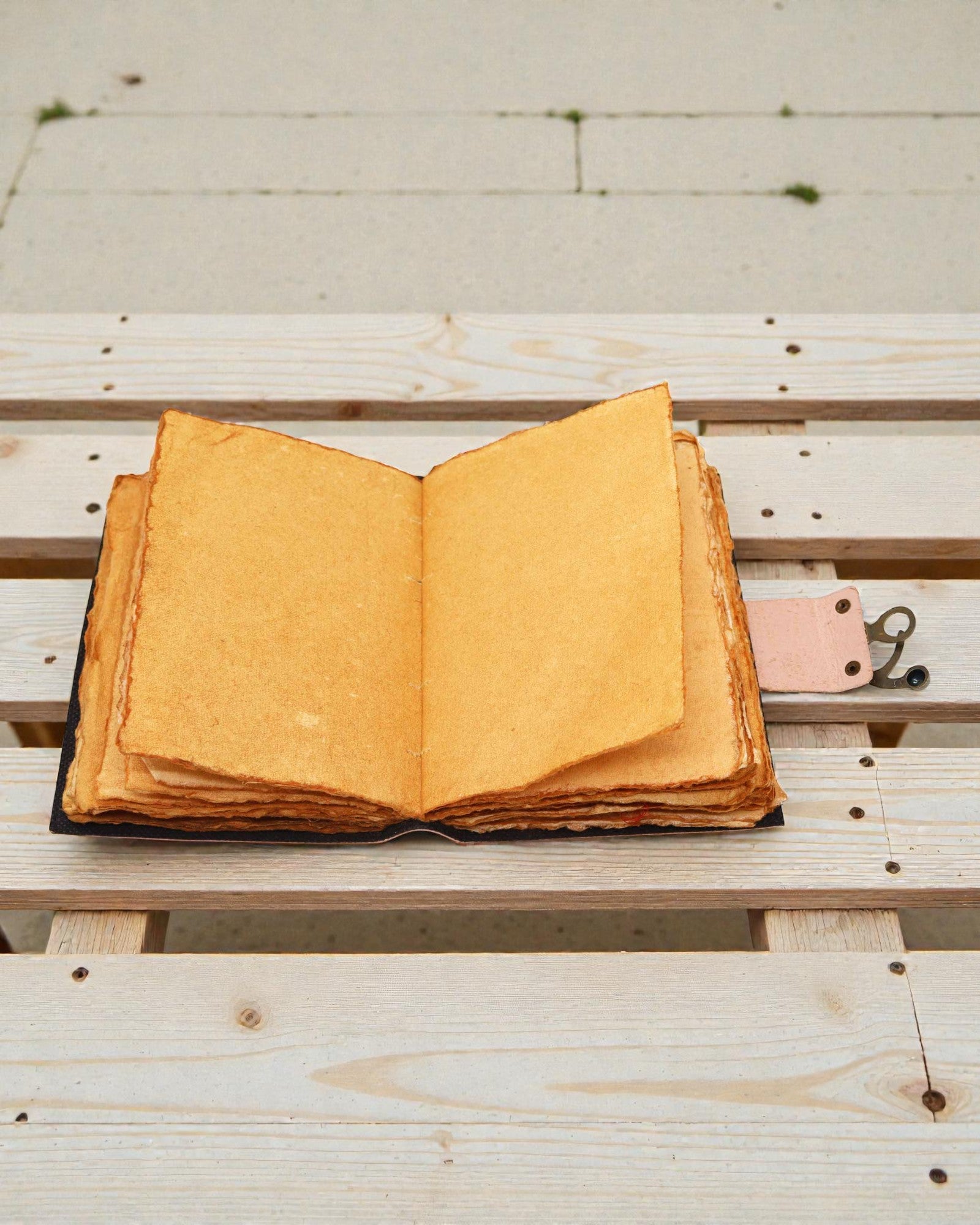 Nahkainen muistiinpanovihko 7 chakran värit Chakra Journal – 13 × 18 cm