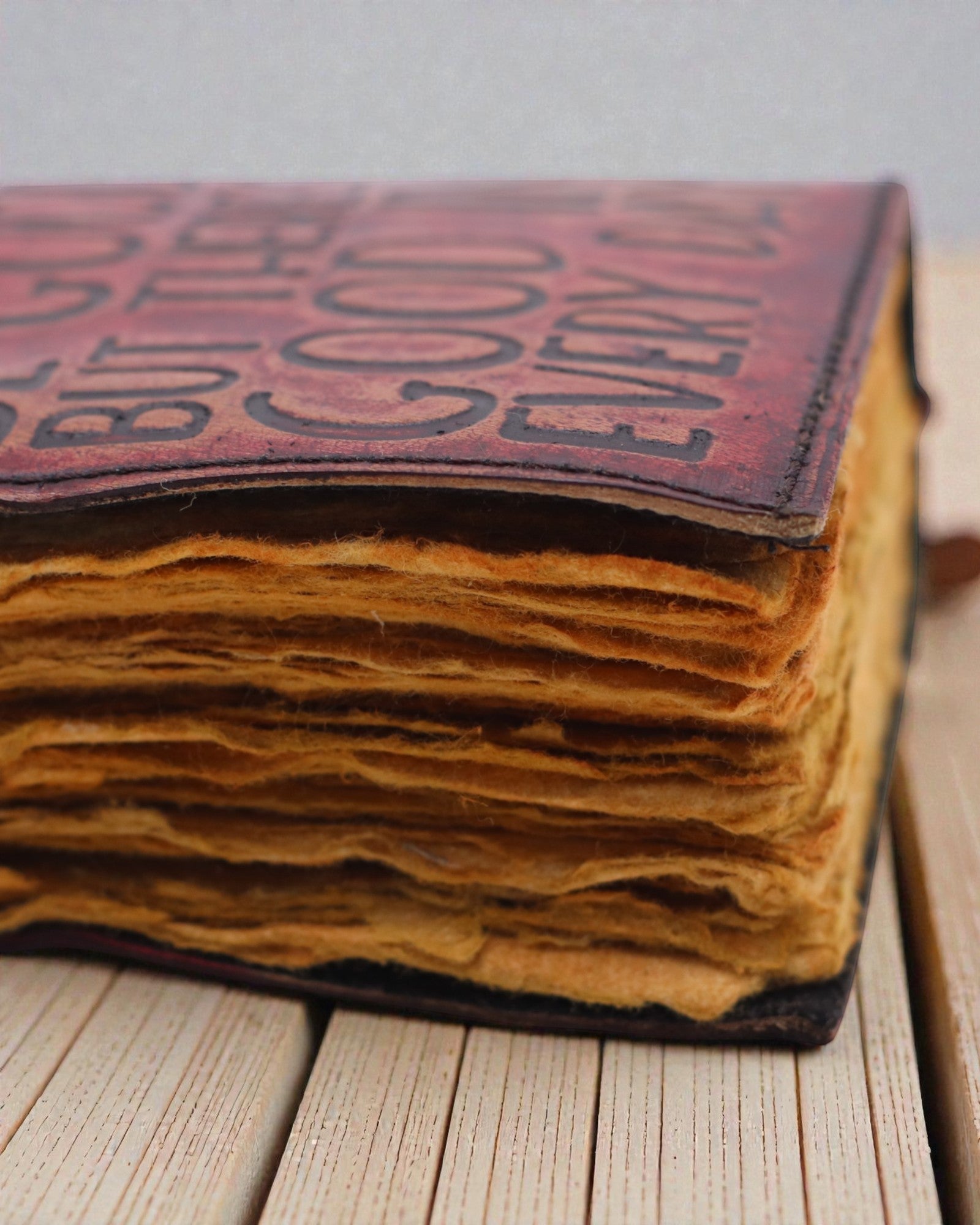 Dies Bona – Nahkainen muistikirja Jokainen päivä ei ehkä ole hyvä