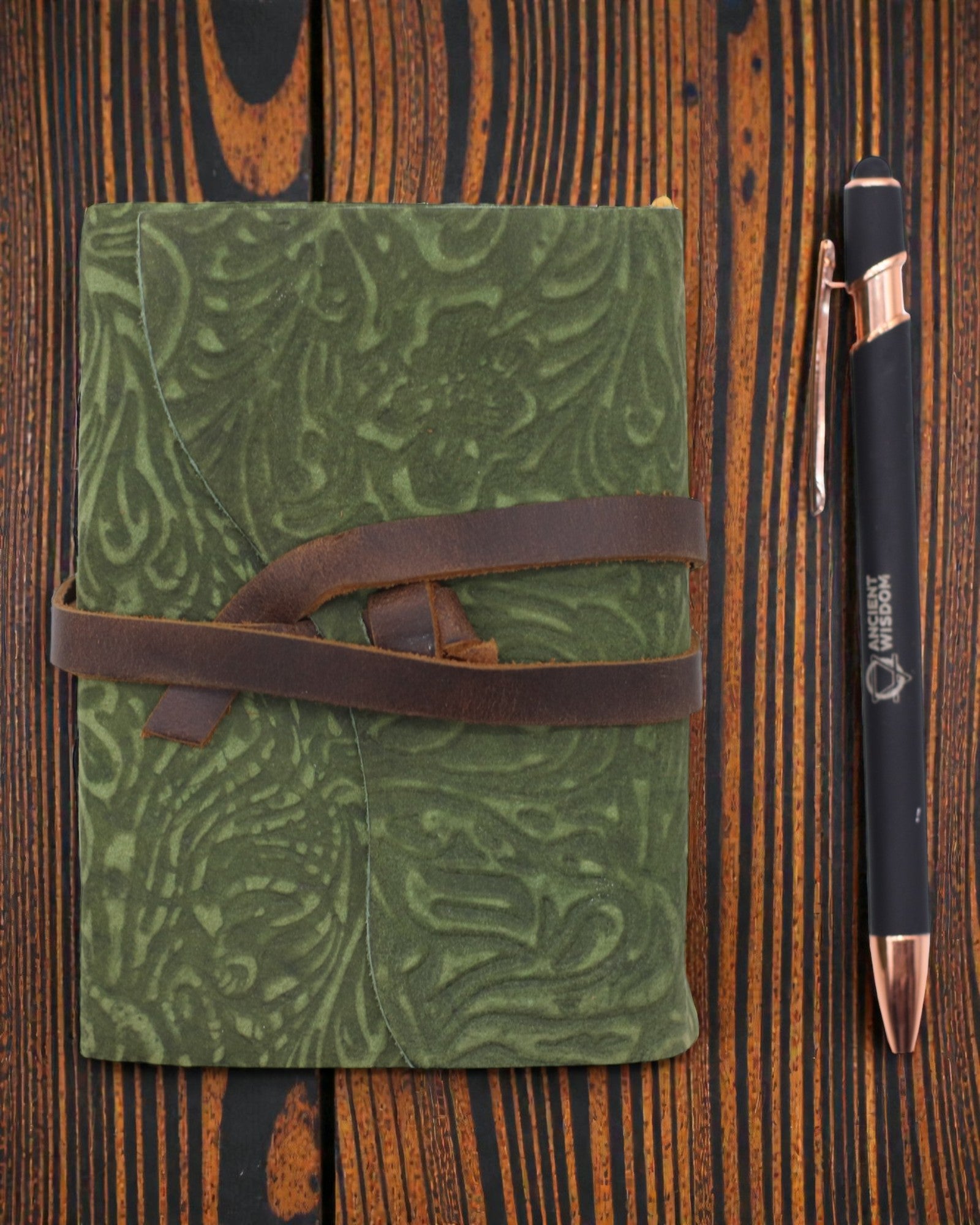 Green Maze Vintage – nahkakantinen muistikirja vanhennetuilla sivuilla 12,7 × 8,9 cm