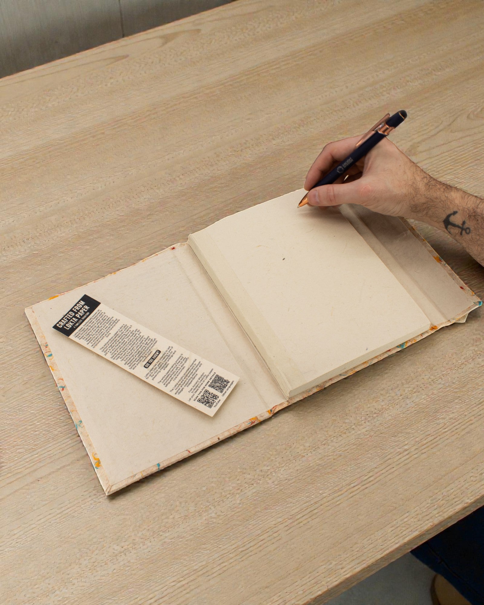 Iso Lokta-muistikirja, monivärinen puuvillaa (45 arkkia, 21 x 15 cm)