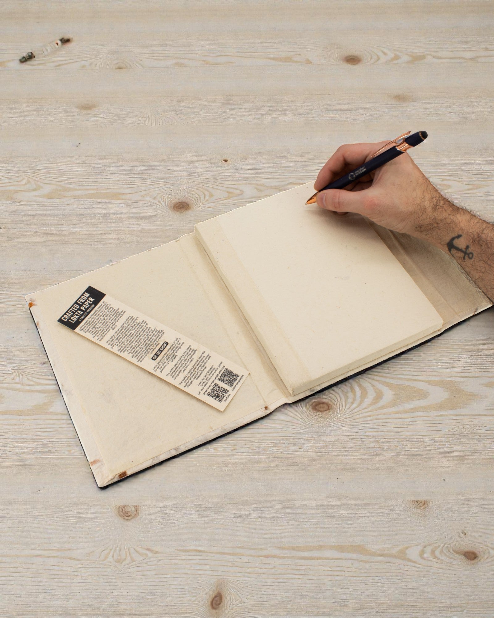 Suuri Lokta-muistikirja Botanical Bloom – Kukat (45 arkkia, 21 x 15 cm)