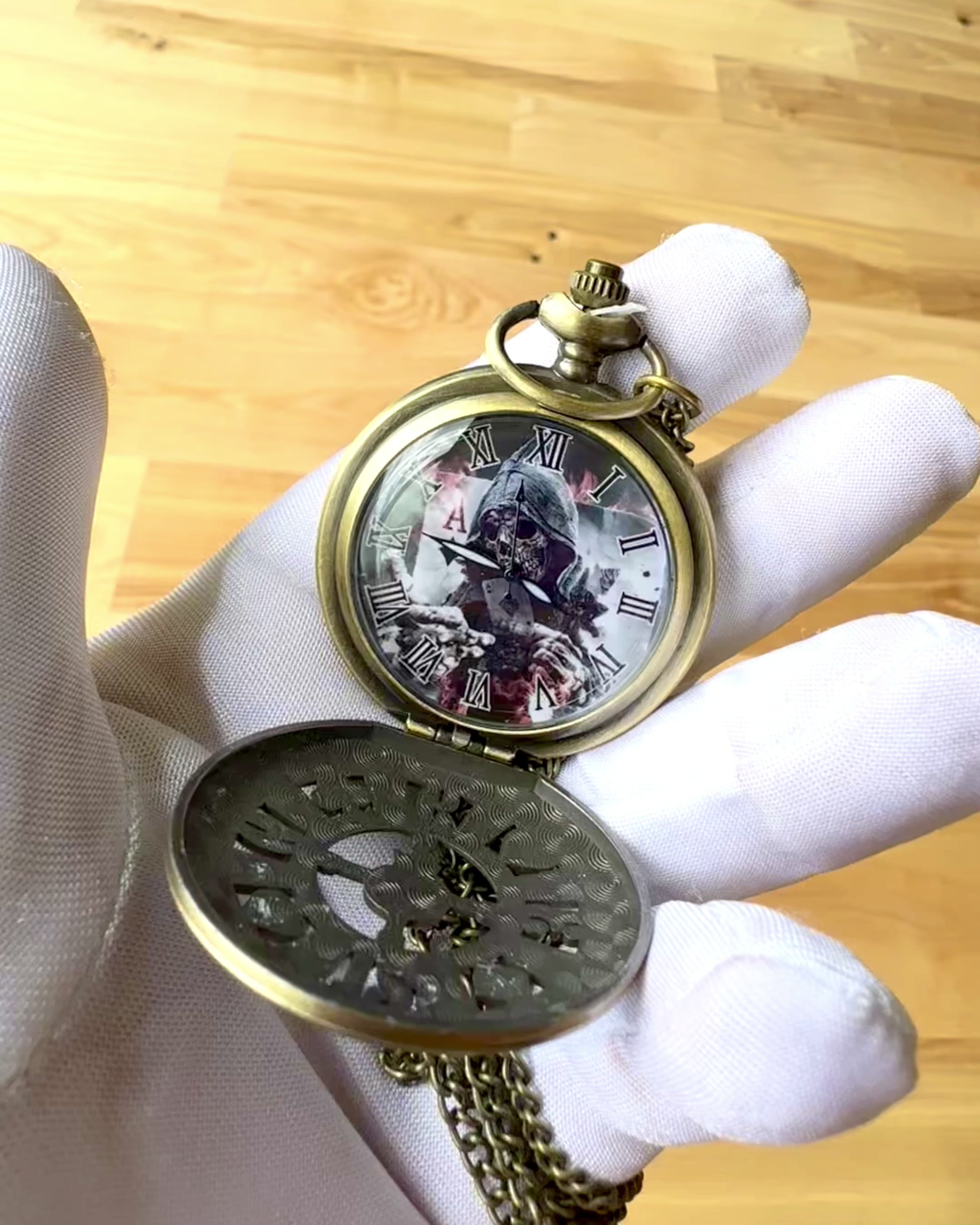 Taskukello "Heritage Timekeeper" Henkilökohtainen lahja kaiverruksella