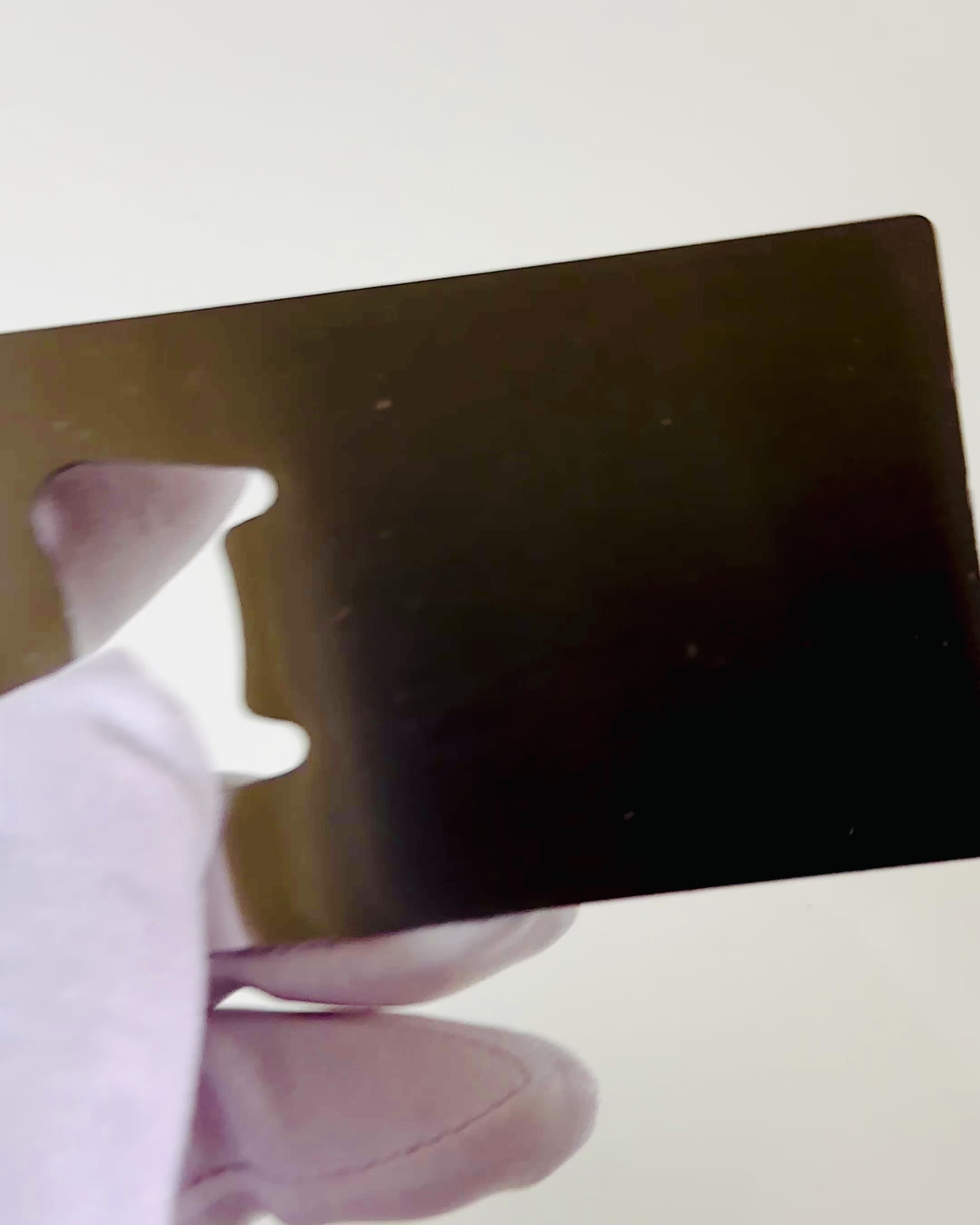 Ruostumattomasta Teräksestä Valmistettu Pullonavaaja - Tyylikäs ja Käytännöllinen Laite - personointi kaiverruksella