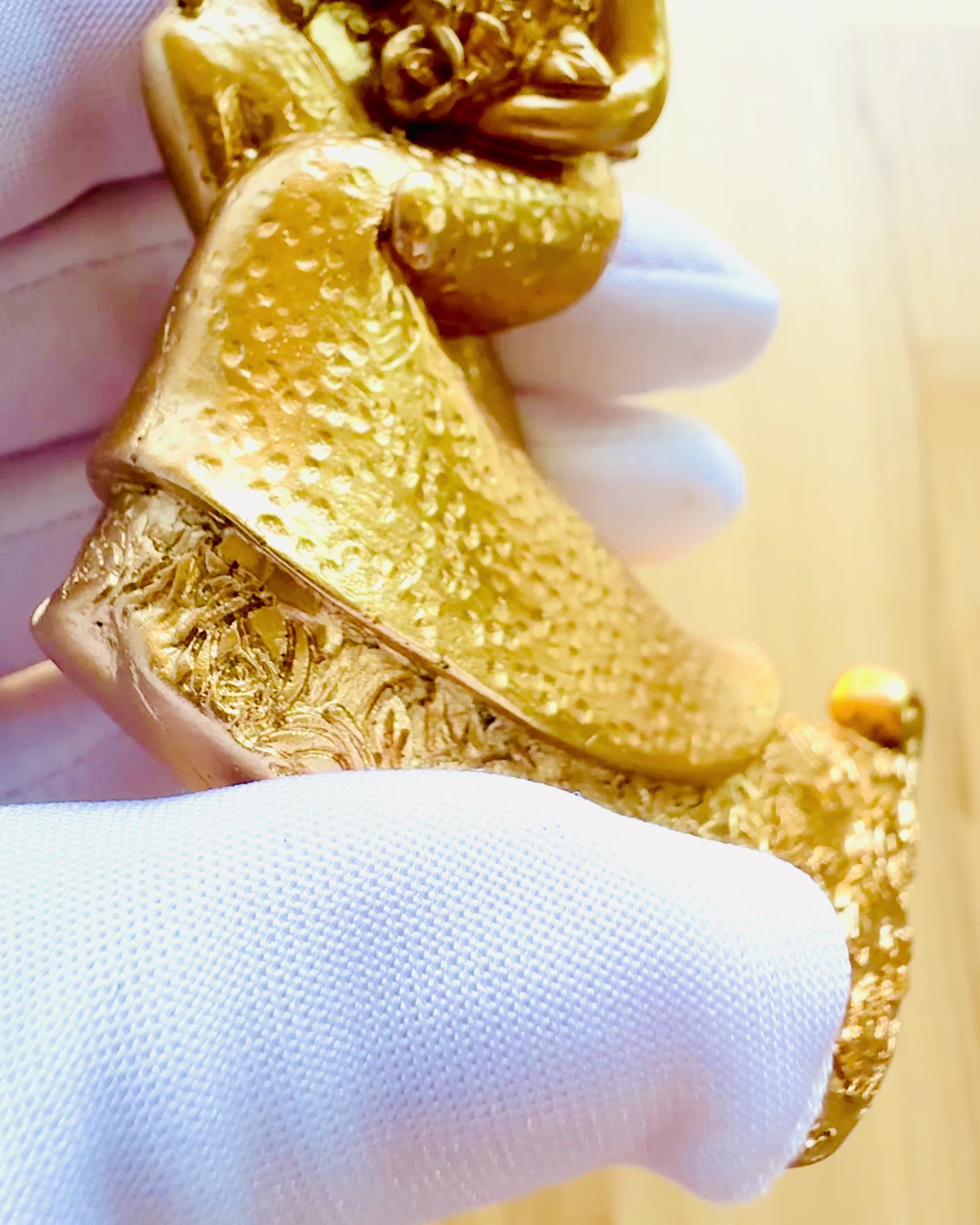 Kultainen "Ikuinen Rakkaus" -figuuri - 11 cm, Pieni Koristefiguuri Kaiverrusmahdollisuudella