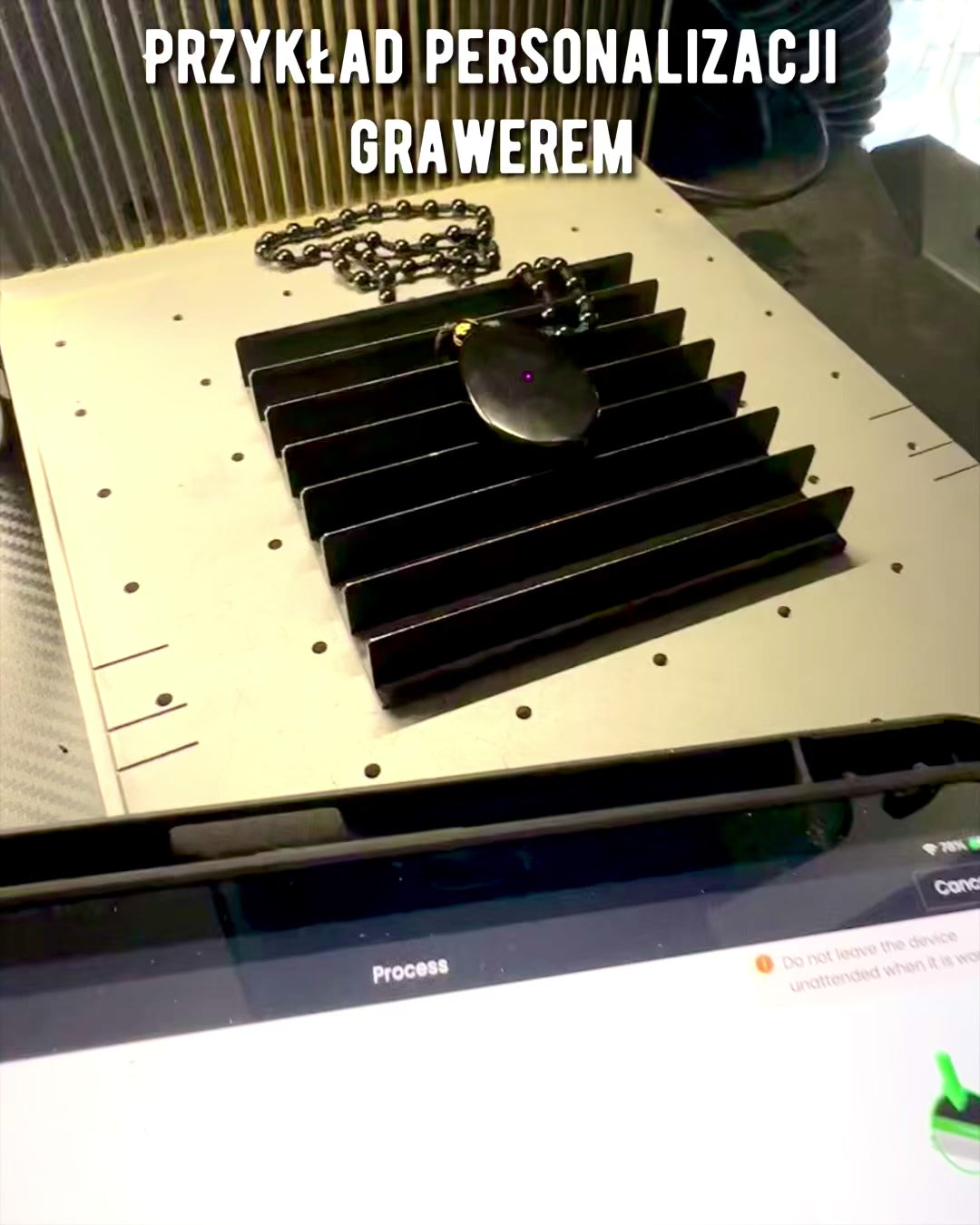 Obsidian Yin Yang -riipus kaiverruksella - Harmonia ja Suojaus, personointi kaiverruksella lahjaksi