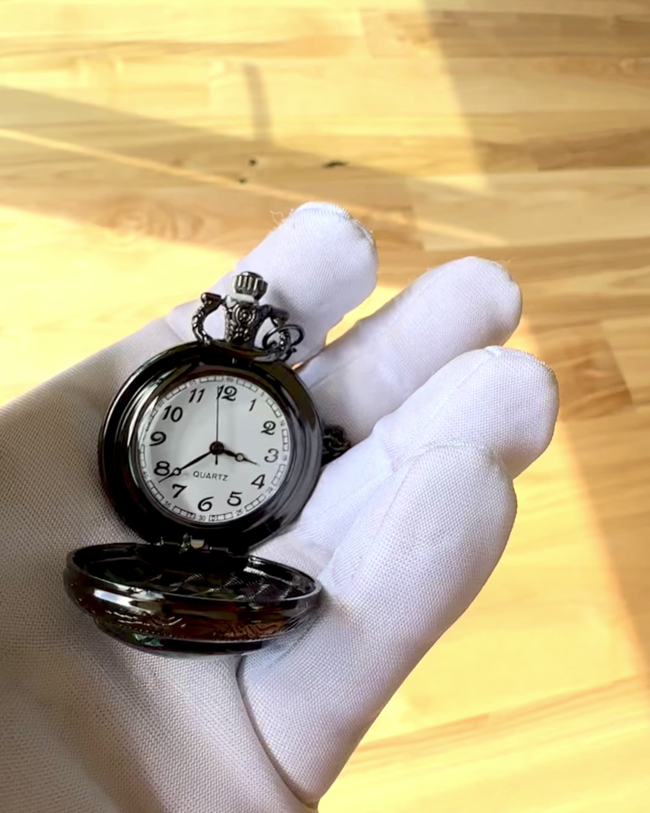 Kaulakello "Majesty Lion" kaiverrusmahdollisuudella