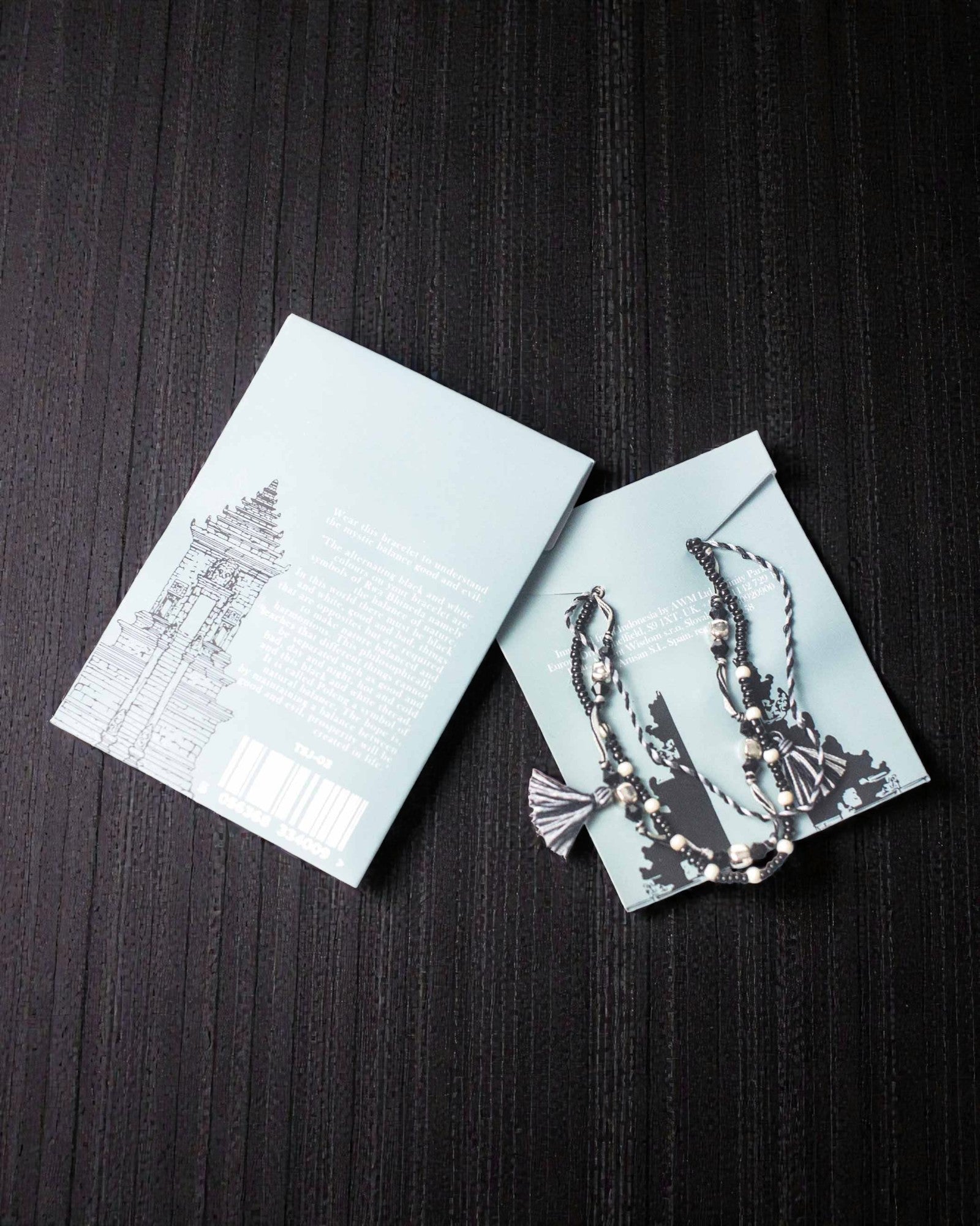 Temppelirannekoru, nyörinen Yin Yang – Luonnon tasapaino