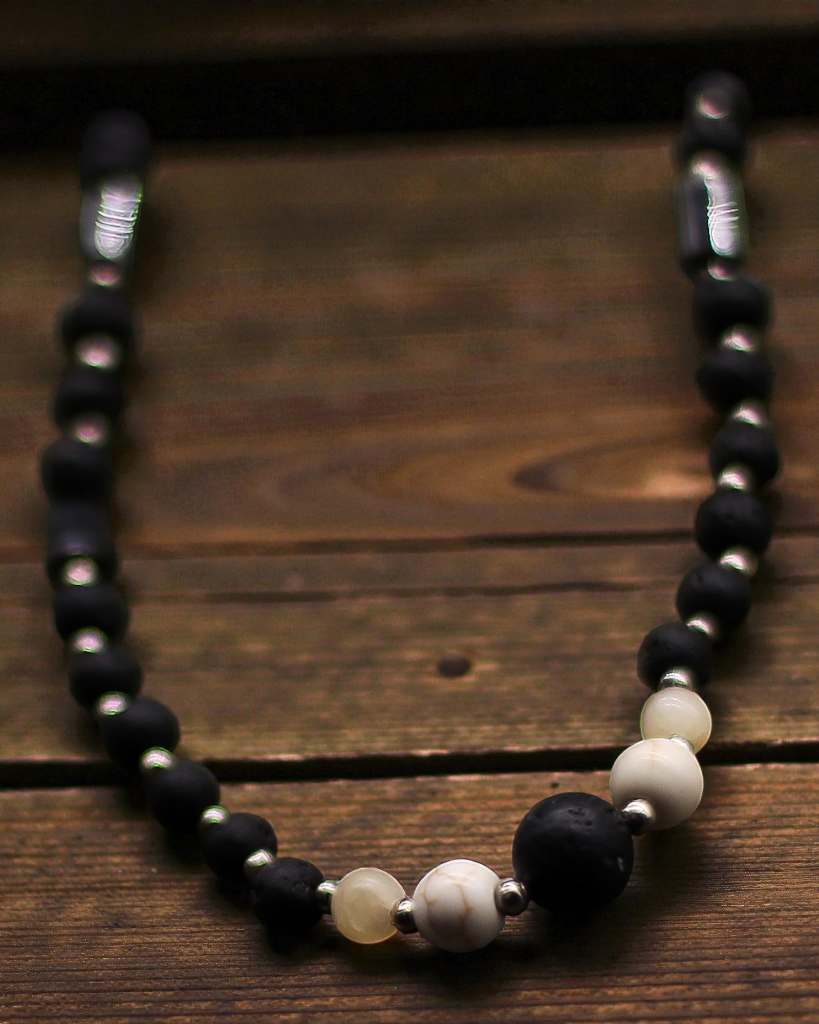 Esencja Wulkanu -kaulakoru – Kulttuurinen yhteys