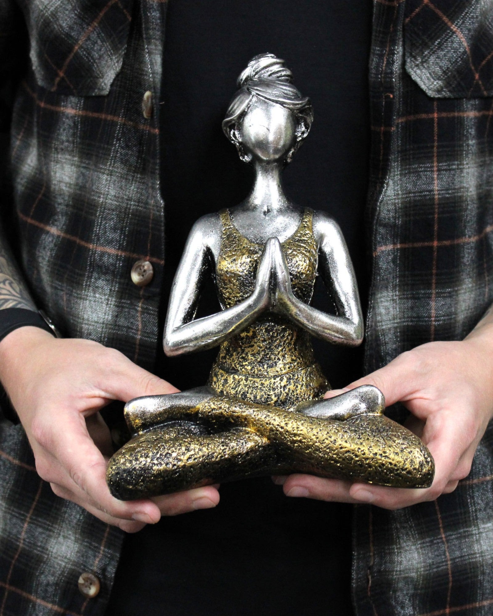 Naishahmo 24 cm – Jooga kulta-turkoosi energia