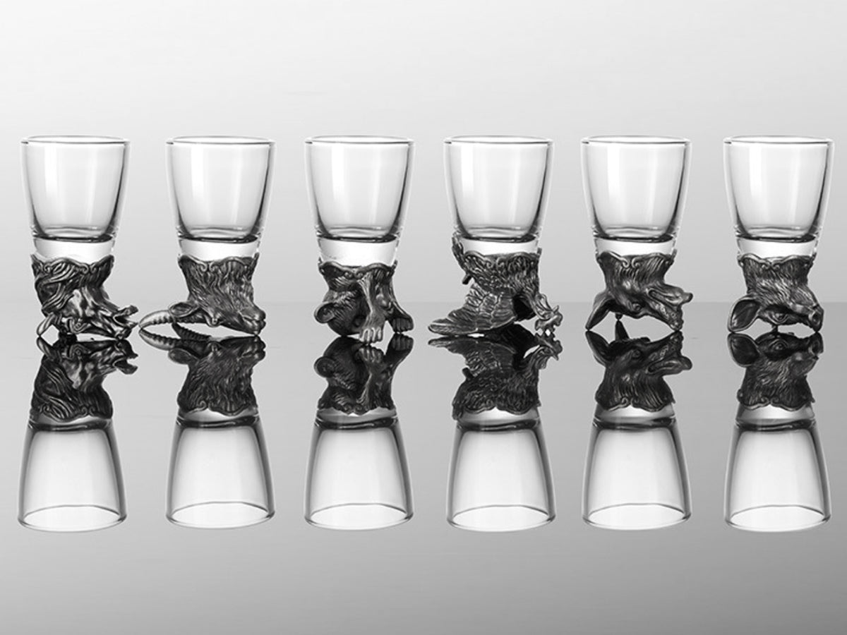Setti: 12 kappaletta 25ml:n laseja ja 250ml:n kannu, personoitavissa kaiverruksella