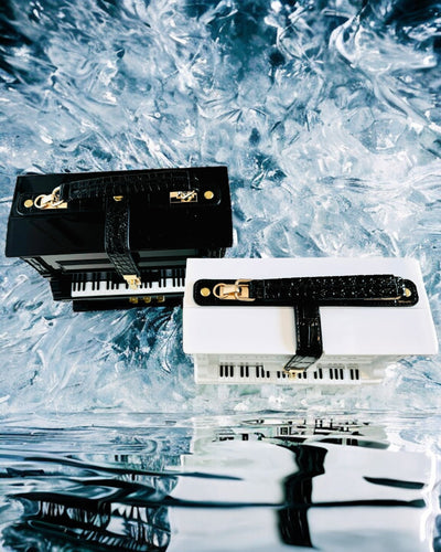 Naisten käsilaukku “Elegancki Fortepian” mustana ja valkoisena