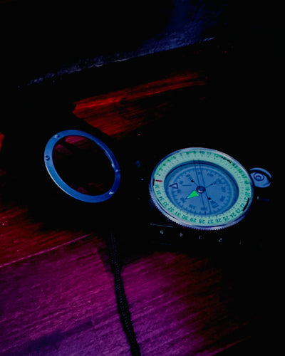 Ammattilainen Inklinometrinen Kompassi K4580 - Vedenkestävä, Monitoiminen, Maastohaasteisiin