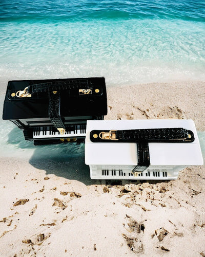 Naisten käsilaukku “Elegancki Fortepian” mustana ja valkoisena