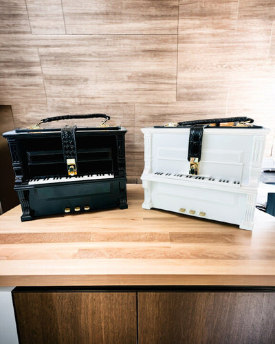 Naisten käsilaukku “Elegancki Fortepian” mustana ja valkoisena