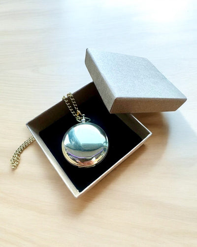 Kultaisen värinen Kompassi Seikkailu – Tyylikäs Löytöjen Navigaattori