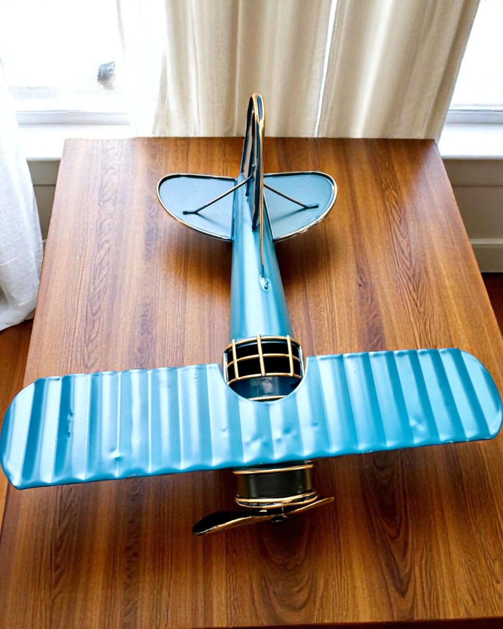 Metallinen Blue Baron -lentokonemalli – retro, lahjaksi, kaiverrusmahdollisuudella