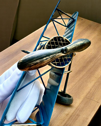 Metallinen Blue Baron -lentokonemalli – retro, lahjaksi, kaiverrusmahdollisuudella
