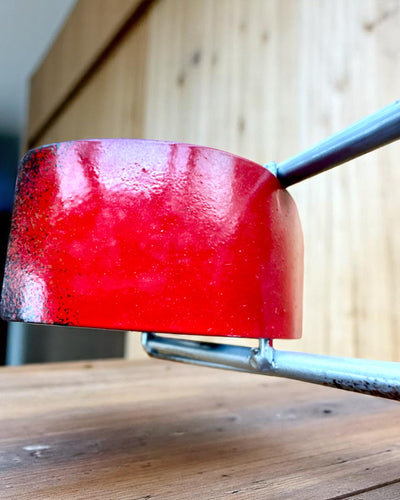 Metallinen viiniteline, 40 cm pitkä, moottoripyörän muotoinen, kaiverrusmahdollisuus lahjaksi