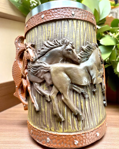 Hevosaiheinen muki, 330 ml, mahdollisuus personointiin kaiverruksella lahjaksi