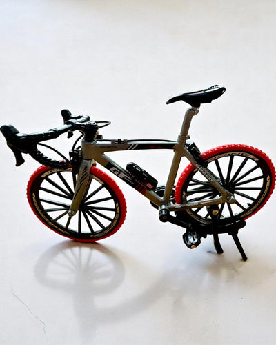 Mini Rower „Speedster” – keräilymalli kaiverrusvaihtoehdolla, 2 vaihtoehtoa valittavana