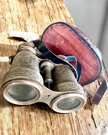 Kiikarit nahkaisella kotelolla Victorian's Eye, 11 cm Messinkiä, Käsin koristeltu, personointi kaiverruksella lahjaksi