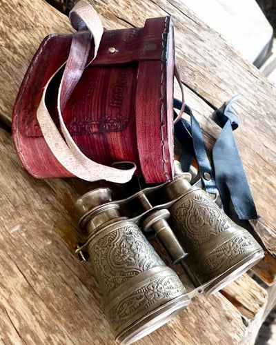 Kiikarit nahkaisella kotelolla Victorian's Eye, 11 cm Messinkiä, Käsin koristeltu, personointi kaiverruksella lahjaksi