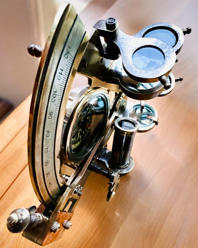 Sekstant Premium kompassilla Antiikki - mahdollisuus personointiin kaiverruksella