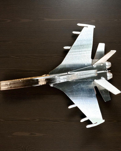 Metallinen Hävittäjämalli "SkyRaptor" – ruostumaton teräs, personoitu kaiverrus lahjaksi