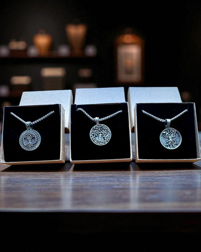 "Elämän Puun Amuletti Kaiverrusmahdollisuudella - kaulakoru 'Luonnon Elinvoima', personointi"