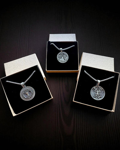 "Elämän Puun Amuletti Kaiverrusmahdollisuudella - kaulakoru 'Luonnon Elinvoima', personointi"