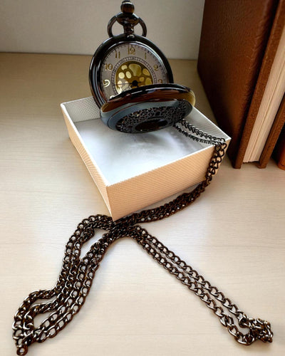 Musta Taskukello "Midnight Elegance", personointi lahjaksi kaiverruksella