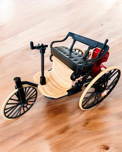 Retro Kolmipyöräinen Benz Patent-Motorwagen - Keräilymalli, personointi kaiverruksella lahjaksi
