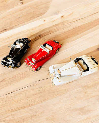 Klassisten Retro-autojen Minikokoinen Malli - mahdollisuus personointiin kaiverruksella lahjaksi, 3 vaihtoehtoa valittavana