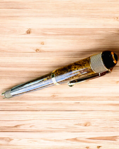 Tyylikäs "Majestic"-kynä lahjaksi personointimahdollisuudella, valittavana 2 värivaihtoehtoa