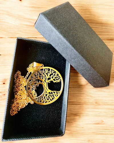 Ruostumattomasta teräksestä valmistettu "Elämän Puu" -kaulakoru - personointi kaiverruksella, 2 värivaihtoehtoa