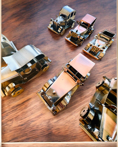 Retro klassinen auto, auto, rautaa - Kokoelma "Vintage Drive", automalli, personointi kaiverruksella lahjaksi