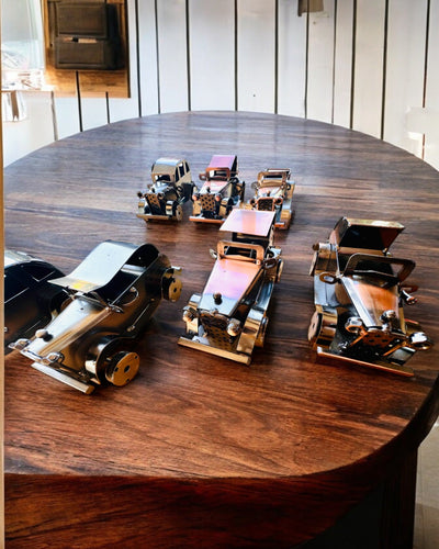 Retro klassinen auto, auto, rautaa - Kokoelma "Vintage Drive", automalli, personointi kaiverruksella lahjaksi