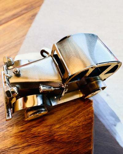 Retro klassinen auto, auto, rautaa - Kokoelma "Vintage Drive", automalli, personointi kaiverruksella lahjaksi